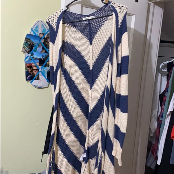 Sweaters - Light cardigan sweater